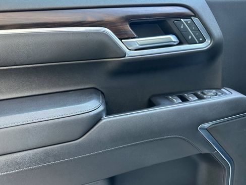 Used 2022 GMC Sierra 1500 SLT w/ X31 Off-Road Package image 11