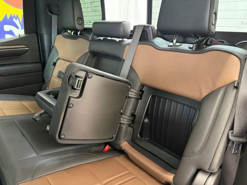 Used 2023 Chevrolet Silverado 1500 High Country w/ Z71 Off-Road Package image 18