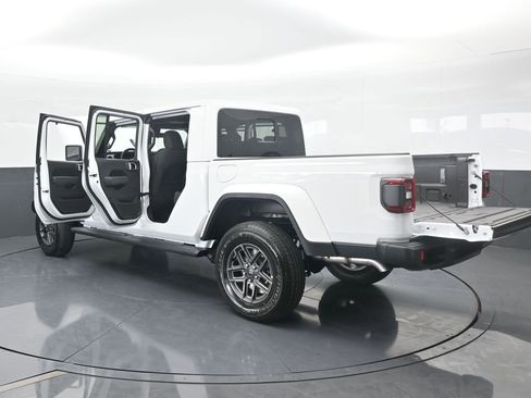 New 2026 Jeep Gladiator Sport image 67