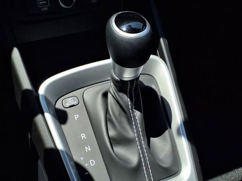 New 2025 Hyundai Venue SEL image 22