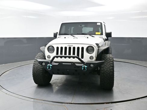 Used 2016 Jeep Wrangler Unlimited Rubicon w/ Connectivity Group image 5