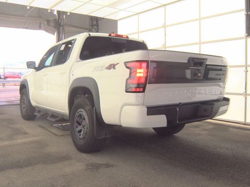 Used 2025 Nissan Frontier PRO-4X AWD/4WD image 3