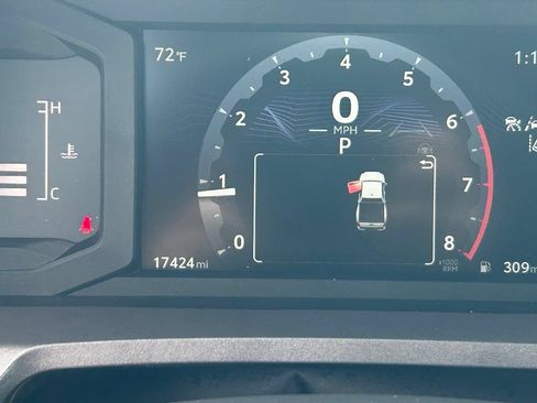 Used 2025 Toyota Tacoma SR5 AWD/4WD image 14