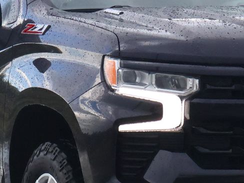 Used 2022 Chevrolet Silverado 1500 RST w/ Z71 Off-Road Package image 8