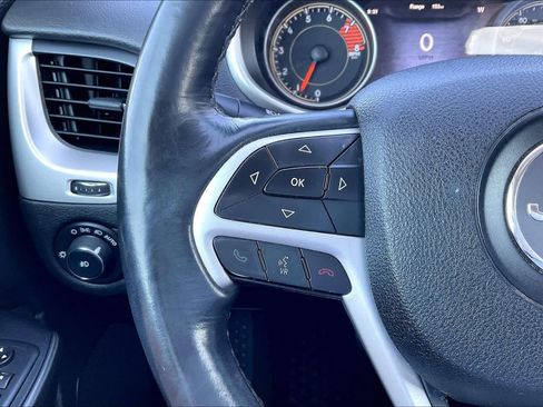 Used 2016 Jeep Cherokee Trailhawk w/ Comfort/Convenience Group AWD/4WD image 23