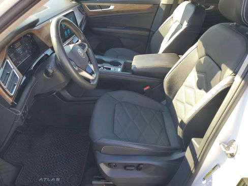 Used 2024 Volkswagen Atlas SE image 5