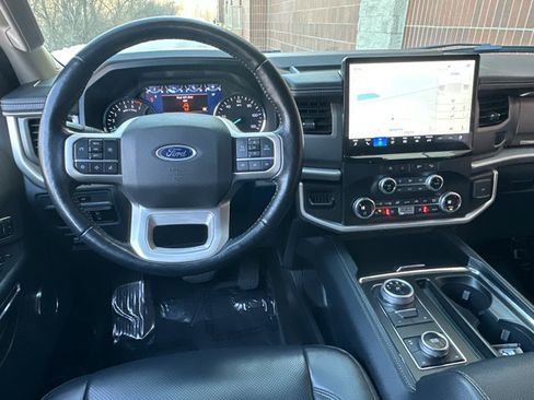 Used 2023 Ford Expedition Max XLT image 15
