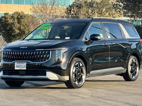 Certified 2026 Kia Carnival EX image 9