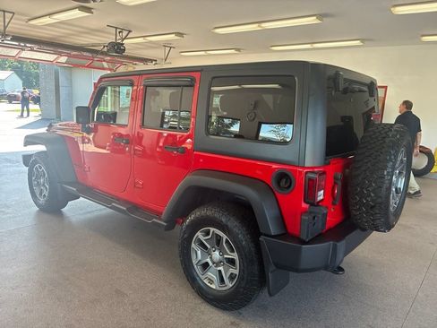 Used 2017 Jeep Wrangler Unlimited Rubicon w/ Cold Weather Group AWD/4WD image 21