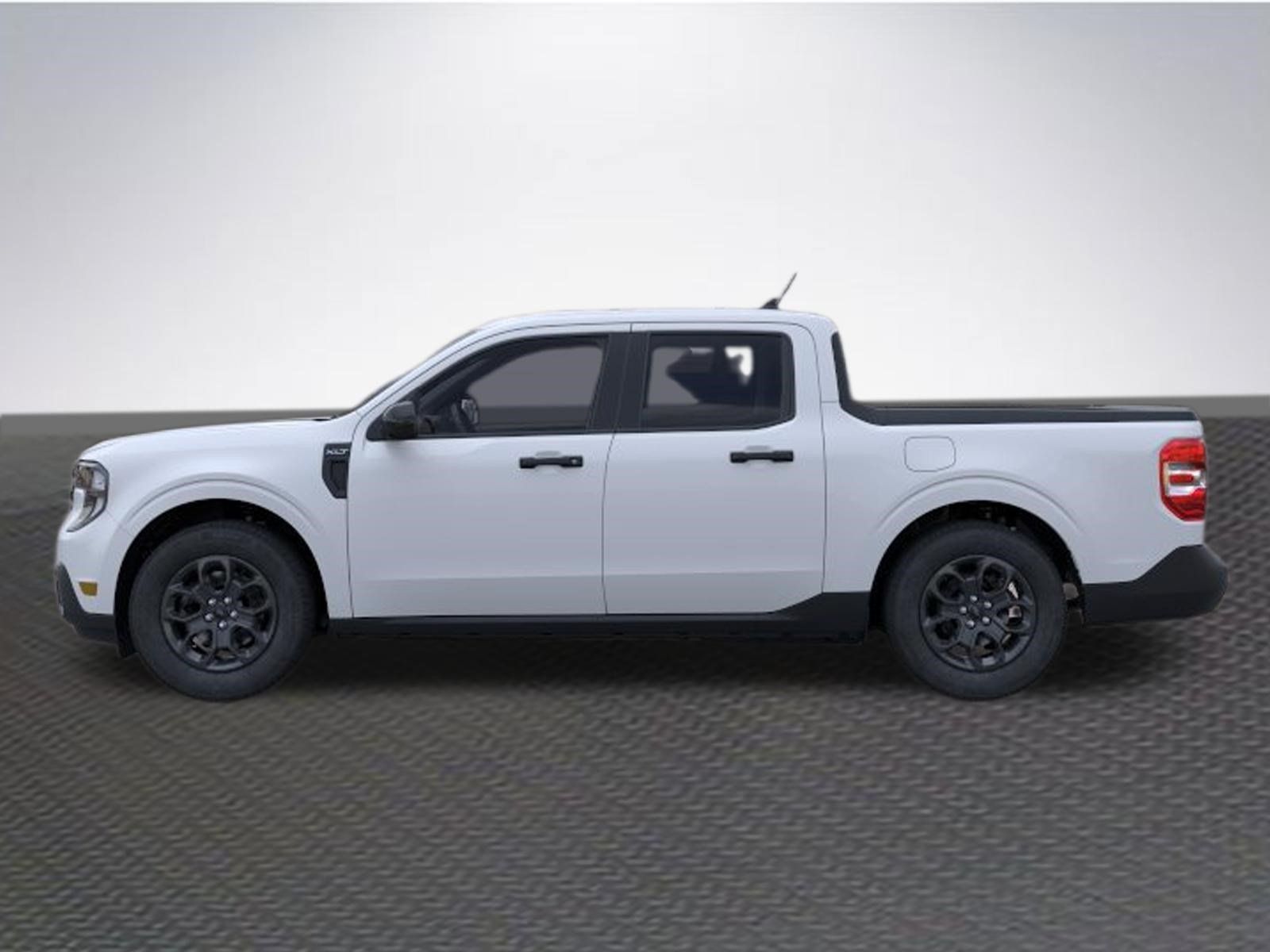 New 2026 Ford Maverick XLT w/ XLT Luxury Package FWD image 3