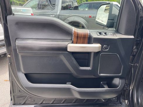 Used 2015 Ford F150 Lariat AWD/4WD image 22