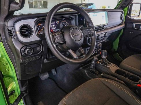 Used 2025 Jeep Wrangler Sport image 11