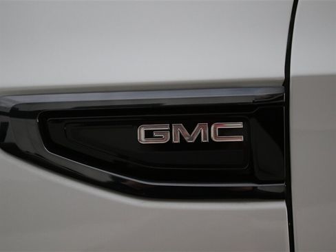 Used 2024 GMC Yukon XL Denali Ultimate AWD/4WD image 14