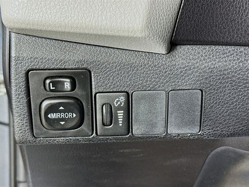 Used 2015 Toyota Corolla LE image 17