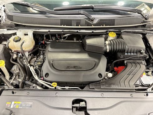 Used 2024 Chrysler Voyager LX image 30
