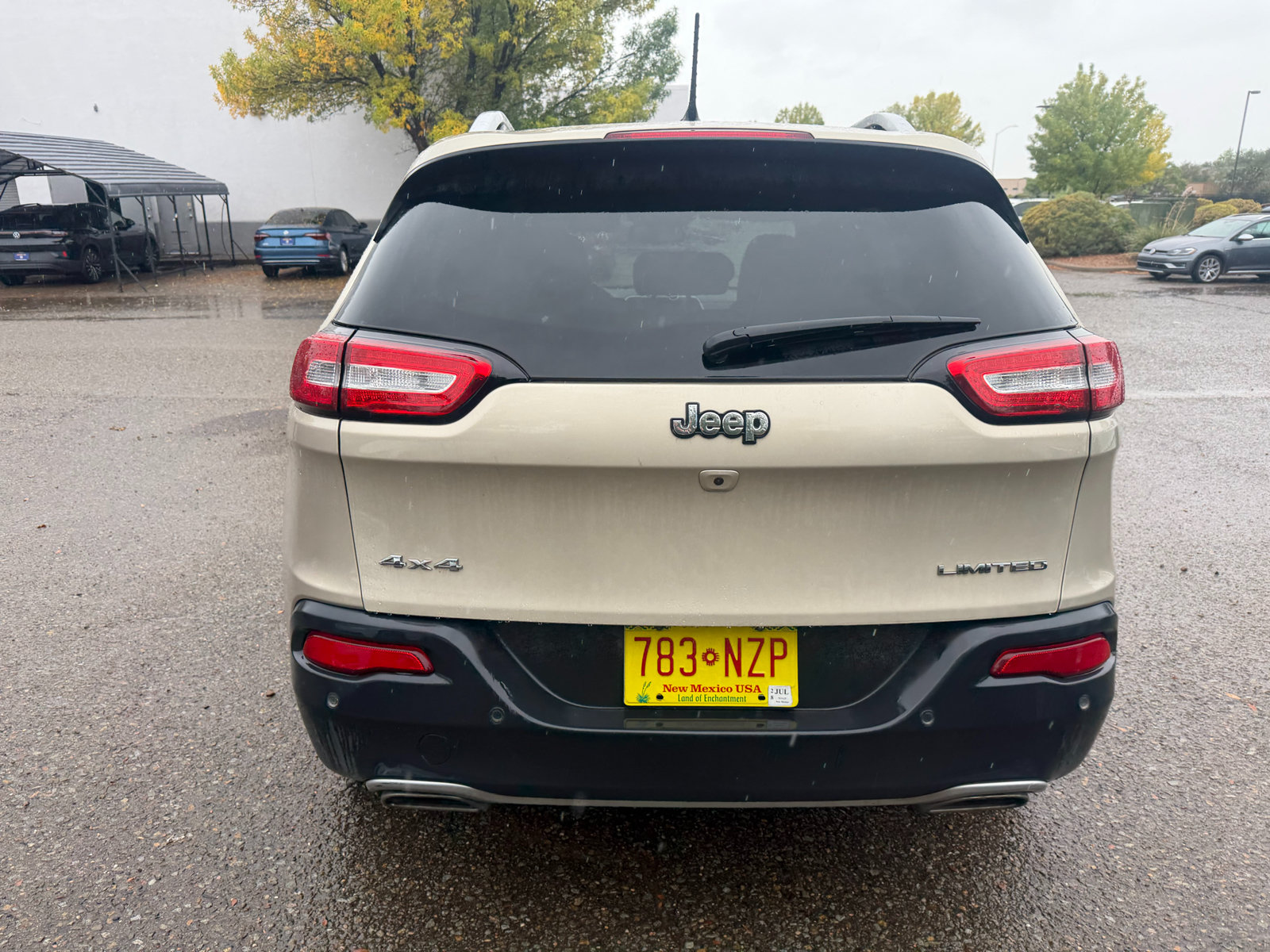 Used 2015 Jeep Cherokee Limited w/ Technology Group AWD/4WD image 16