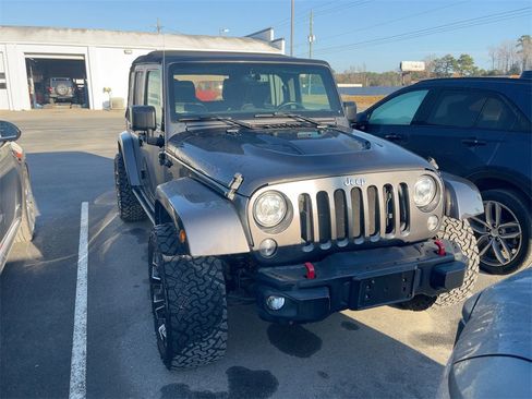 Used 2017 Jeep Wrangler Unlimited Rubicon image 2
