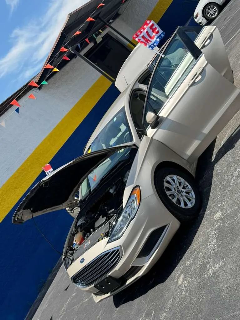 Used 2018 Ford Fusion S FWD image 13