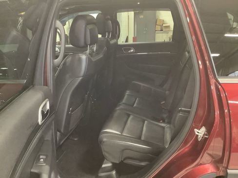 Certified 2020 Jeep Grand Cherokee Limited w/ Luxury Group II image 27