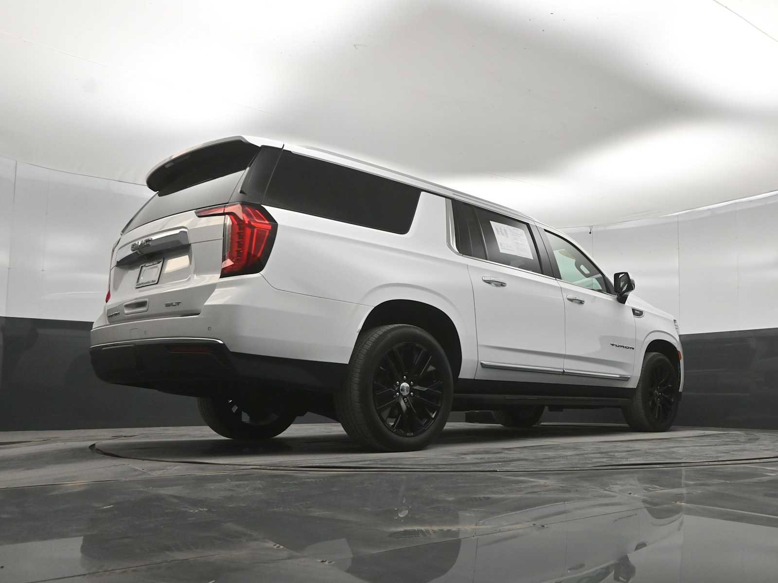 Used 2022 GMC Yukon XL SLT w/ SLT Premium Package AWD/4WD image 40