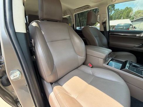 Used 2022 Lexus GX 460 Luxury w/ Sport Design Package AWD/4WD image 48