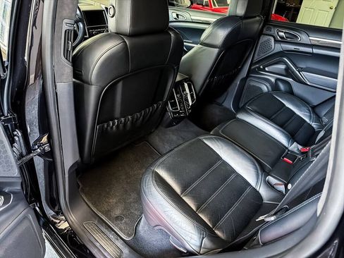 Used 2014 Porsche Cayenne Turbo S AWD/4WD image 20