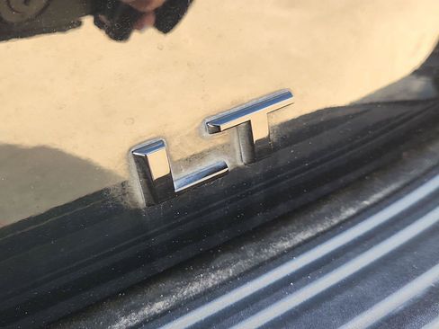 Used 2023 Chevrolet Tahoe LT w/ LT Signature Package AWD/4WD image 32