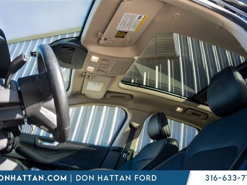 Used 2020 Ford Escape Titanium image 19