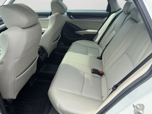 Used 2019 Honda Accord Touring image 14