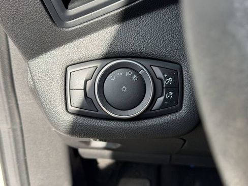 Used 2017 Ford Escape SE w/ Equipment Group 201A FWD image 8