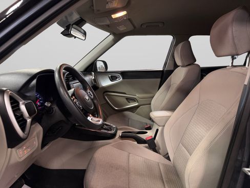 Used 2020 Kia Soul S FWD image 14
