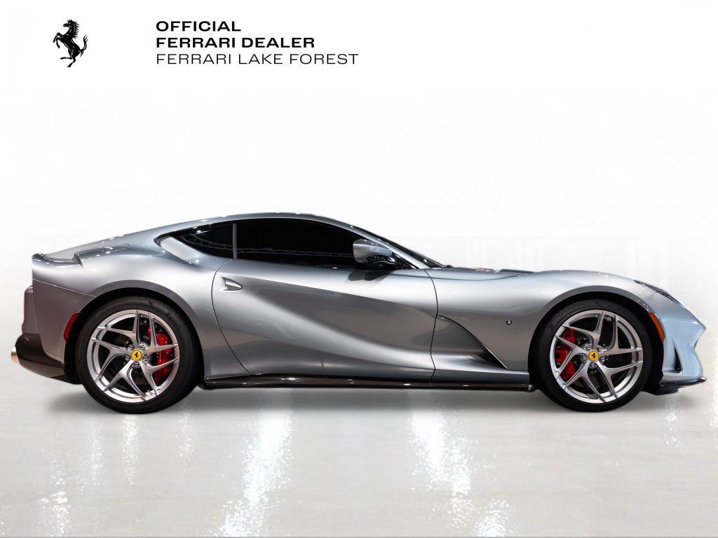 Used 2020 Ferrari 812 Superfast RWD image 9