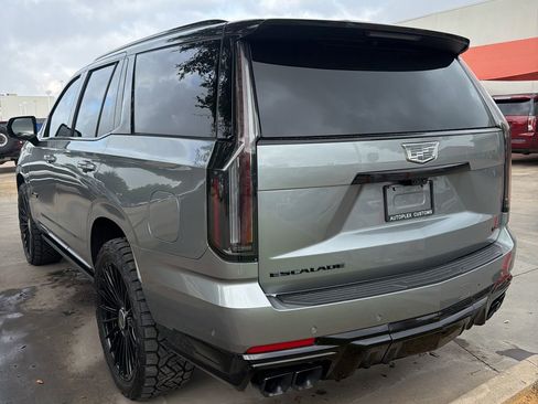 Used 2026 Cadillac Escalade V w/ LPO, ONYX Package AWD/4WD image 3