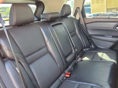 Used 2023 Nissan Rogue SV w/ SV Premium B Package FWD image 39