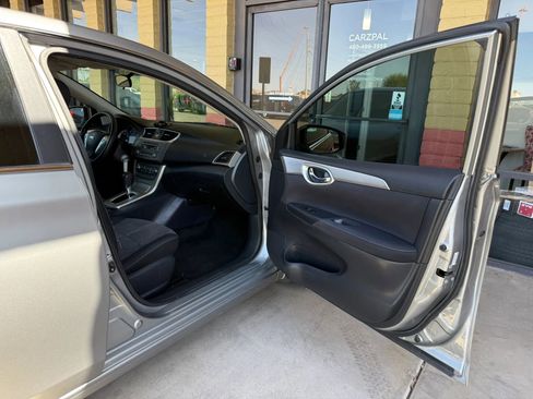 Used 2014 Nissan Sentra SV FWD image 22