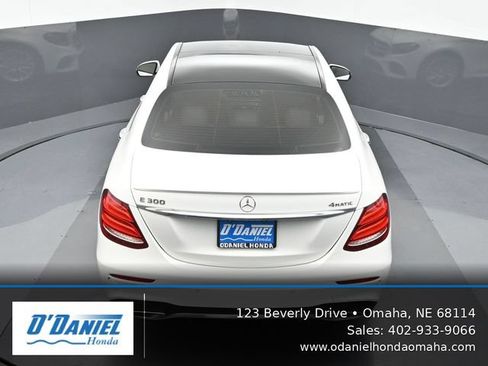 Used 2019 Mercedes-Benz E 300 4MATIC image 17