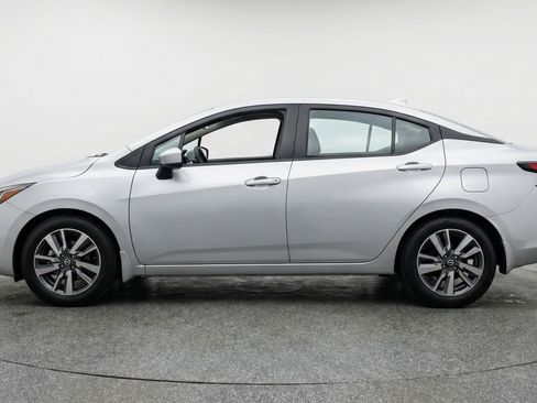 Used 2025 Nissan Versa SV FWD image 5