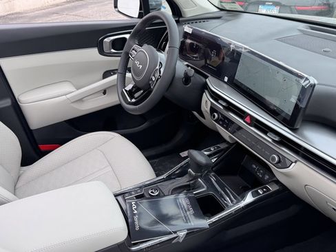 New 2025 Kia Sorento S w/ Panoramic Sunroof Package image 11