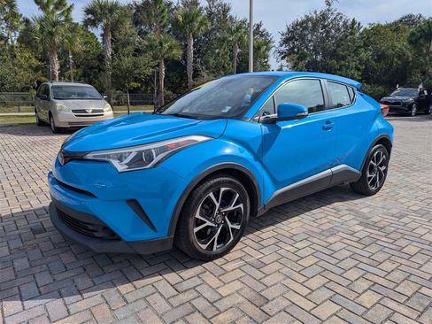 Certified 2019 Toyota C-HR XLE image 3