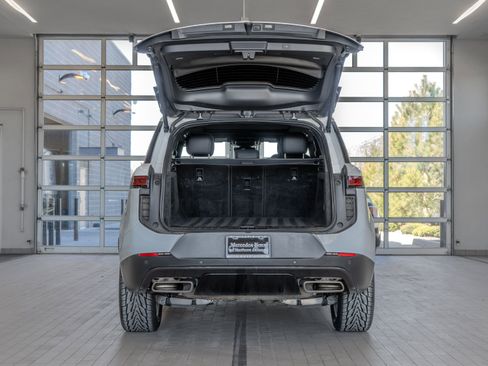 Used 2025 Land Rover Range Rover Sport SE image 15