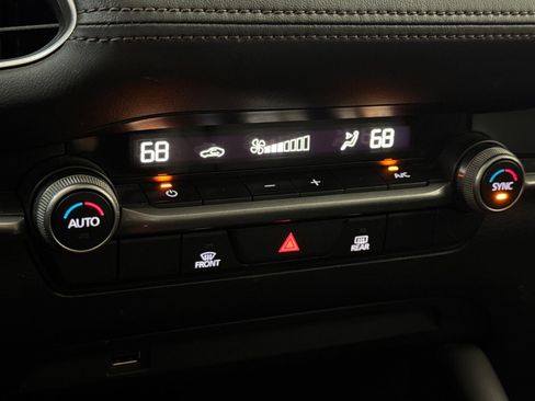 Used 2021 MAZDA MAZDA3 s FWD image 18