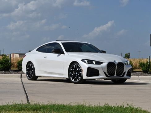 Used 2025 BMW 430i Coupe w/ M Sport Package RWD image 2