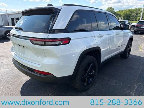 Used 2024 Jeep Grand Cherokee Altitude AWD/4WD image 5