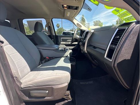 Used 2020 RAM 1500 Classic SLT AWD/4WD image 11