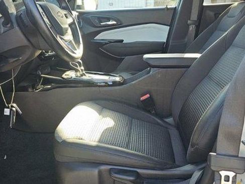 Used 2024 Chevrolet Trax LT w/ Driver Confidence Package image 7