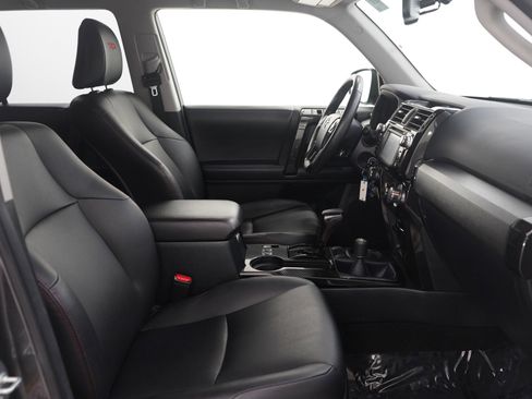 Used 2018 Toyota 4Runner TRD Off-Road Premium image 11