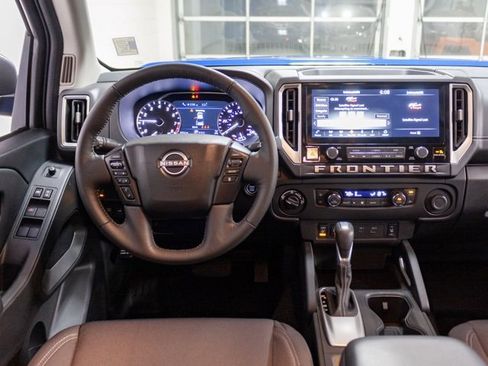 Used 2025 Nissan Frontier SV w/ SV Convenience Package image 10