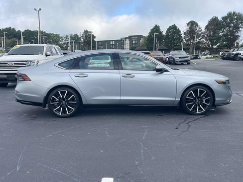 Used 2023 Honda Accord Touring image 8
