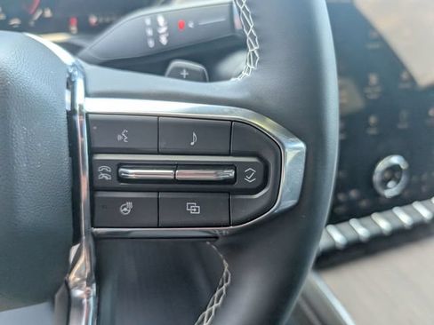 Used 2025 GMC Acadia Denali w/ Super Cruise Package AWD/4WD image 18