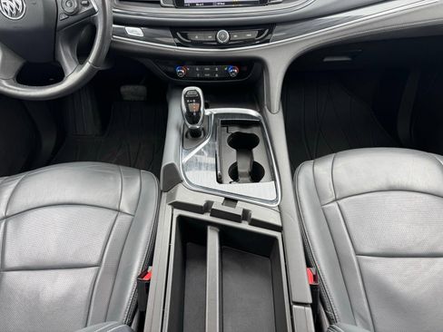 Used 2019 Buick Enclave Essence image 14